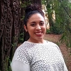 Headshot of Elizabeth Moya